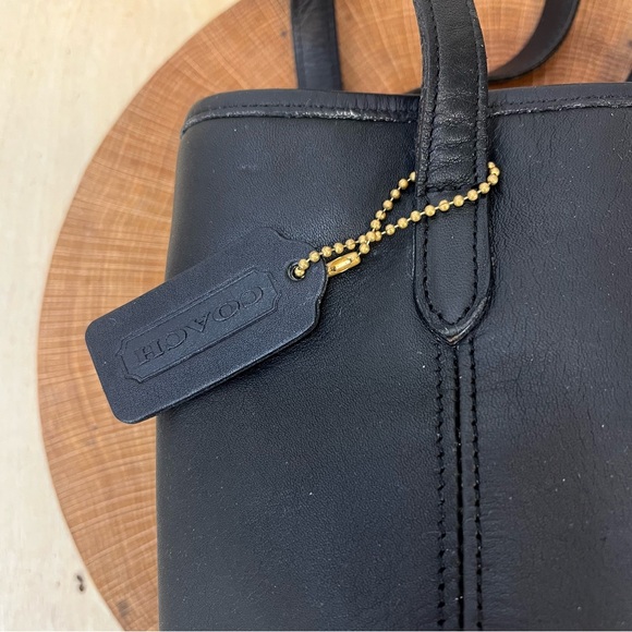 Coach | Legacy Lunch Bucket Bag Glovetanned Leather 9077 in Black - Picture 3 of 15